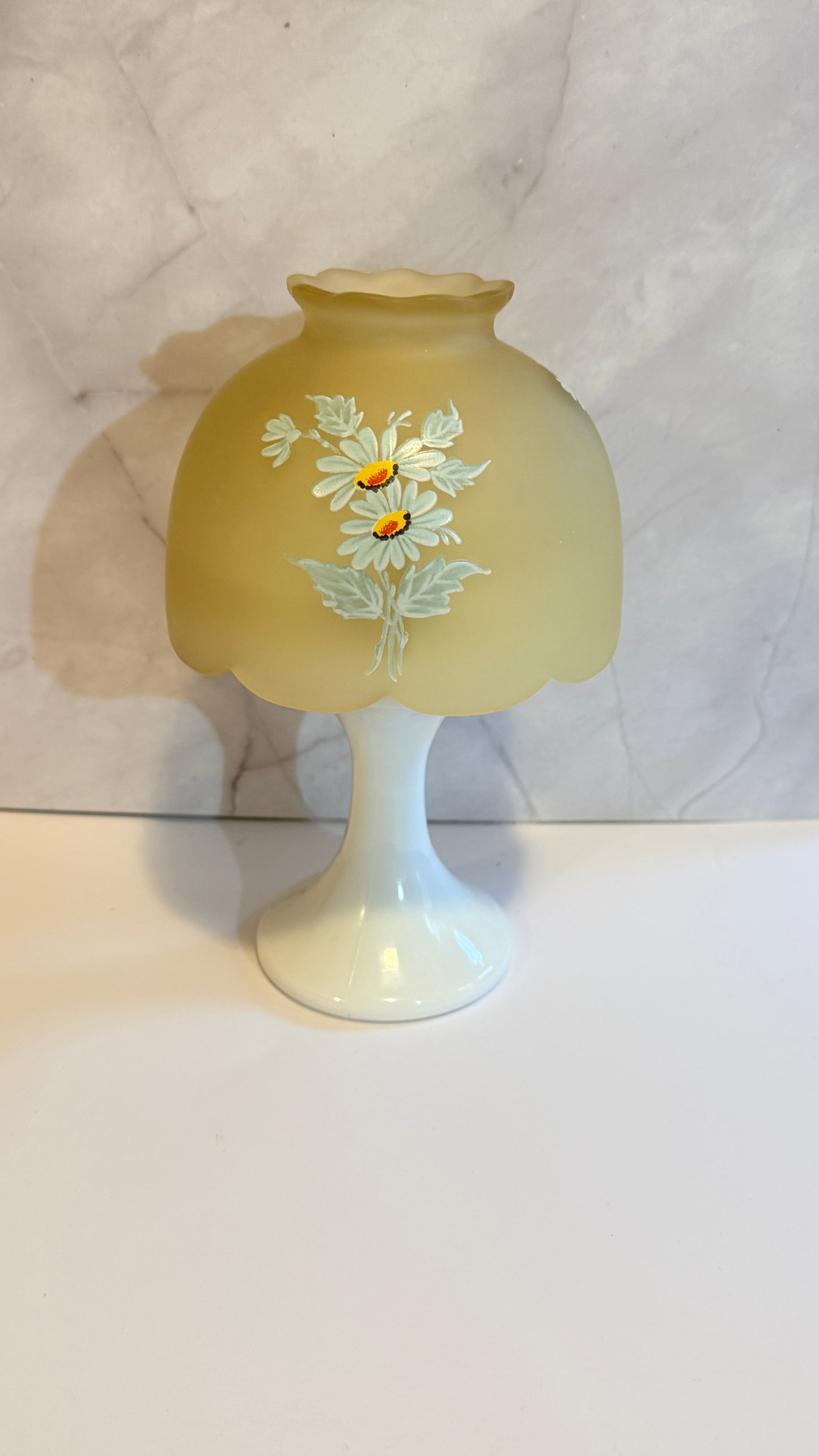 Westmoreland Yellow Frosted Daisy Fairy Lamp