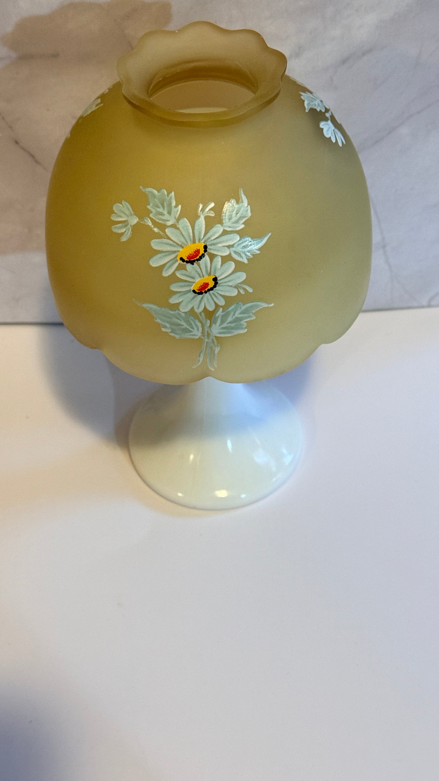 Westmoreland Yellow Frosted Daisy Fairy Lamp
