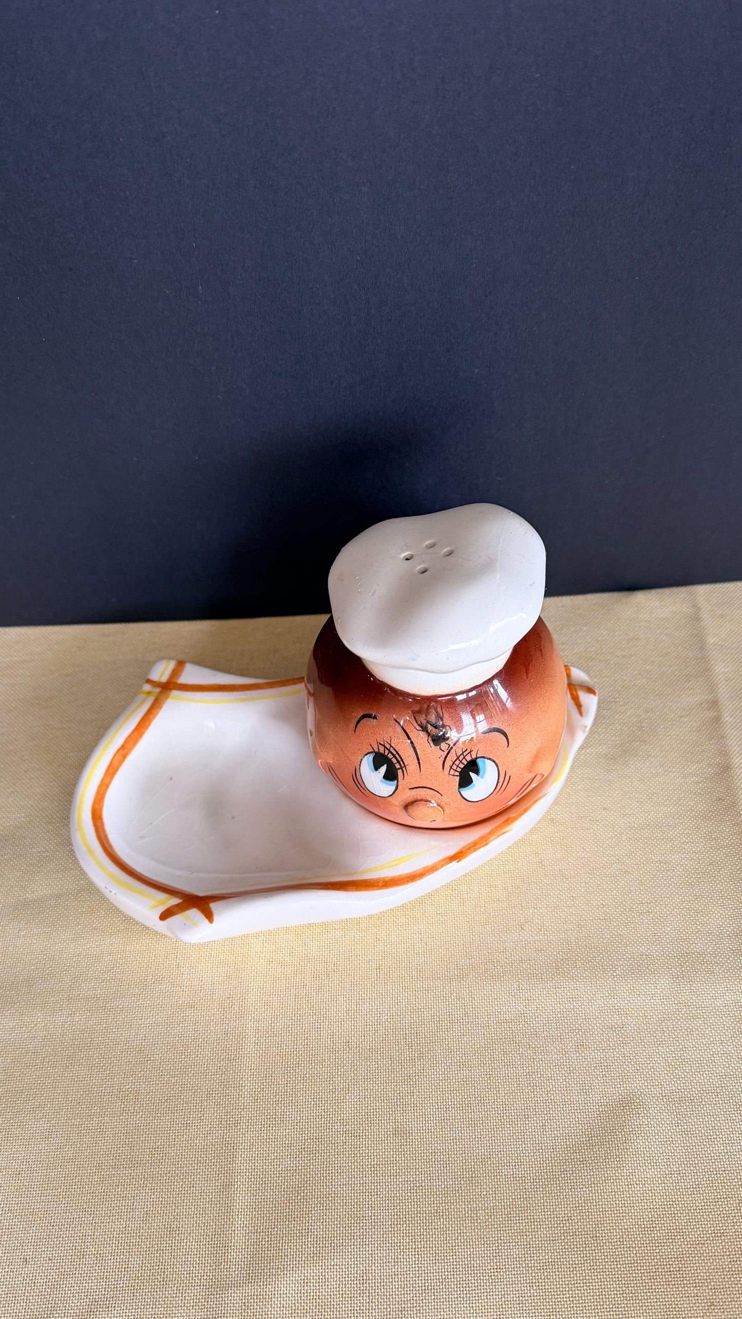 Oh My Fly! PY Chef Shaker w/Tray