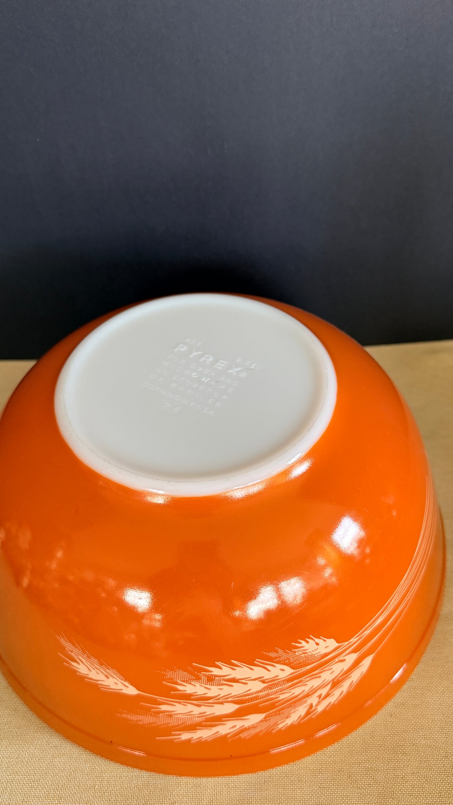 PYREX Autum Harvest Nesting Bowl #403