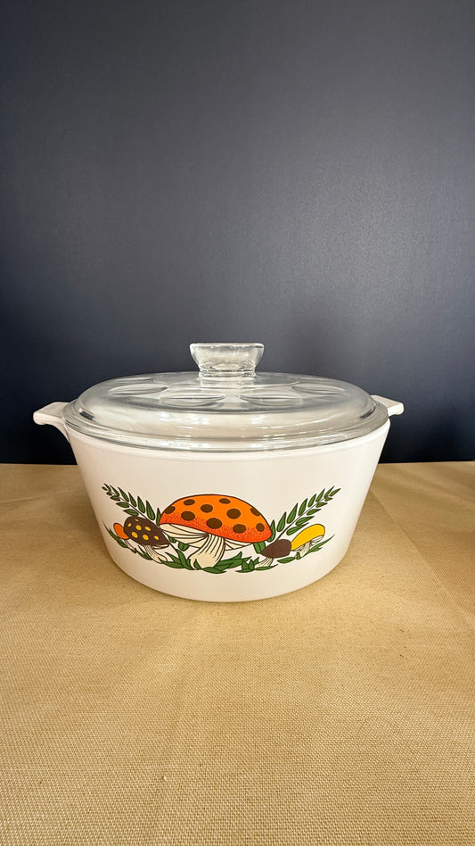 Merry Mushroom Corelle Casserole Lidded Dish