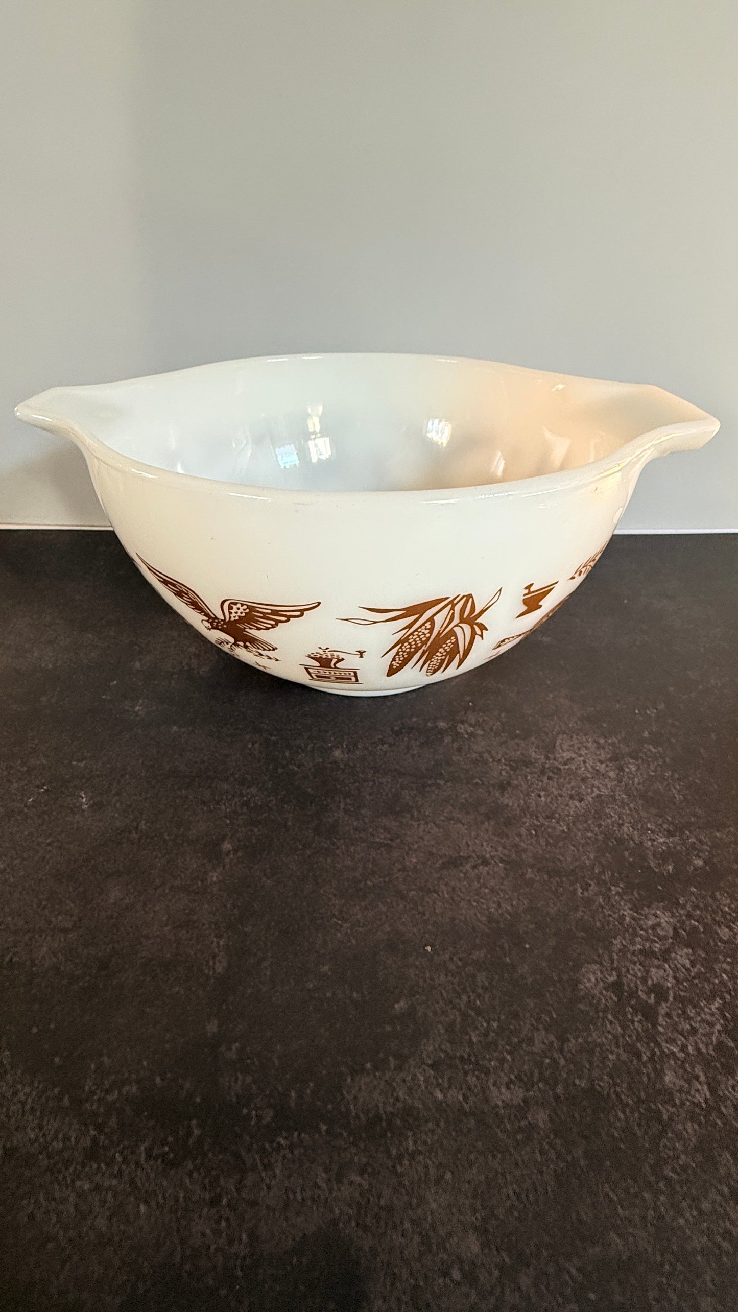 PYREX Early American Cinderella 401 Bowl