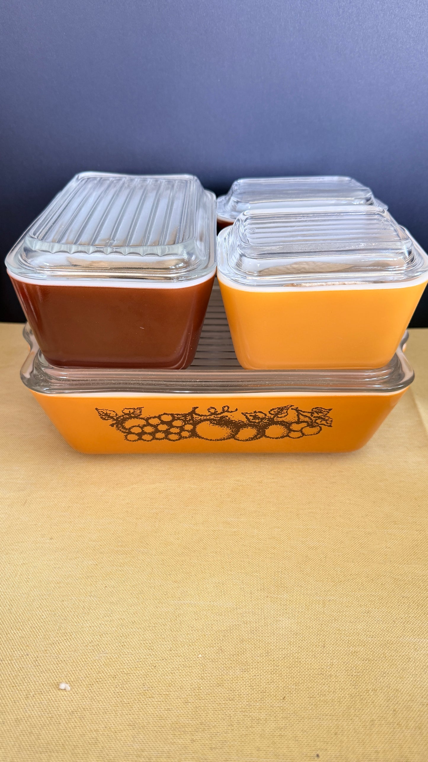 PYREX Old Orchard 4pc oven, refrig & Freezer Set
