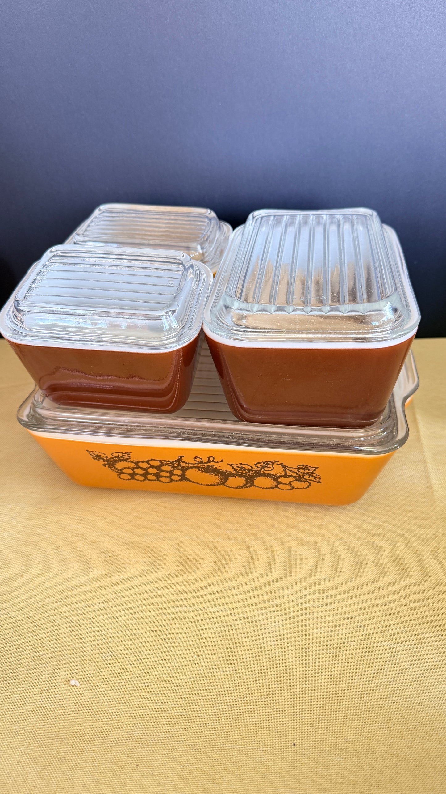 PYREX Old Orchard 4pc oven, refrig & Freezer Set