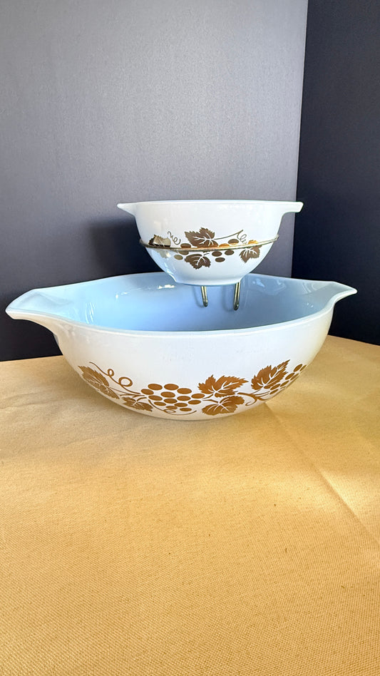 PYREX Promotional Gold Leaf Chip & Dip Set