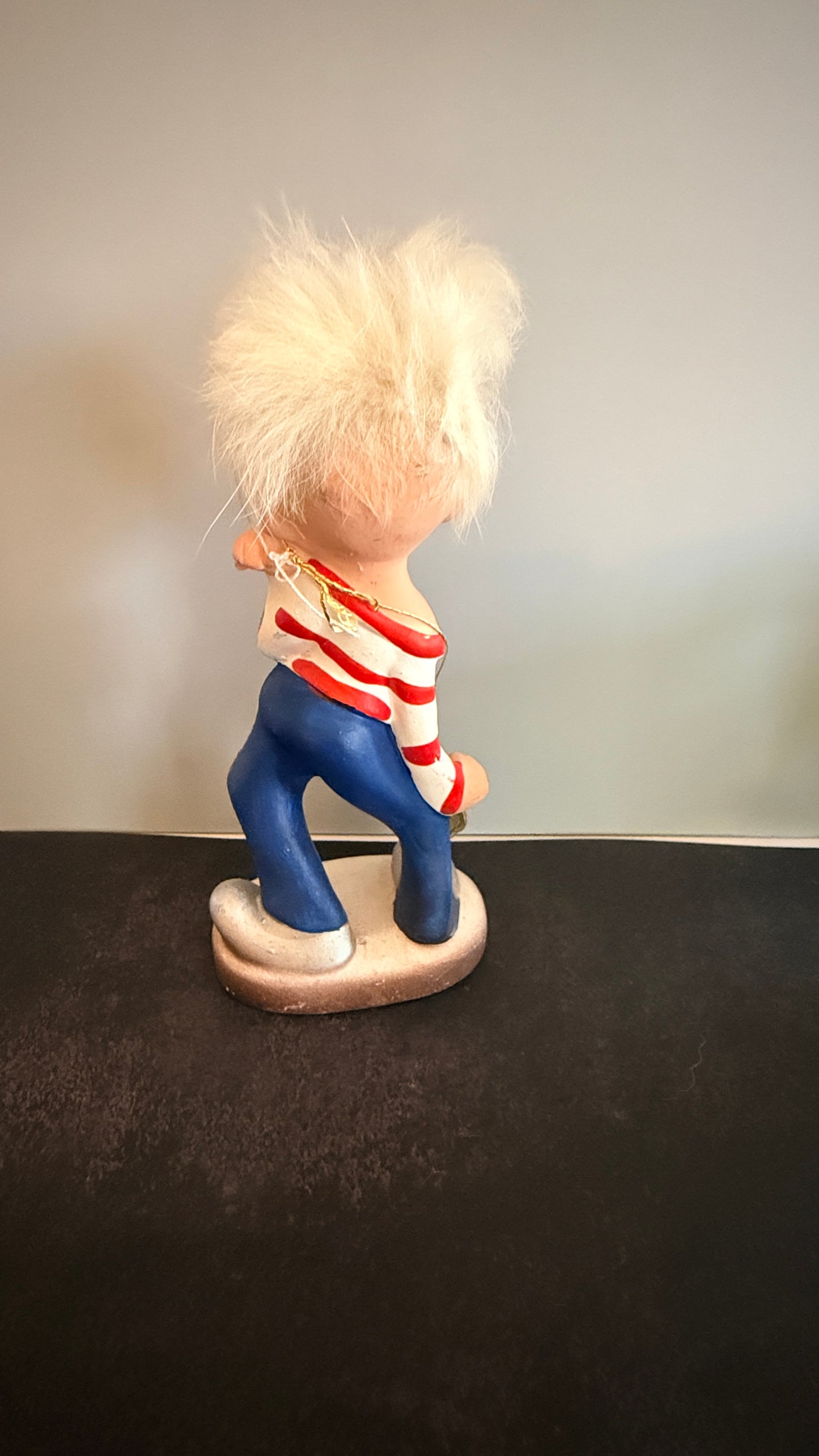 Inarco Let's Twist blonde figurine