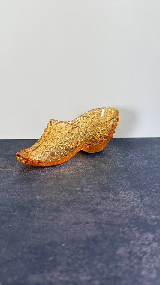 L.E. Smith Amber Yellow Daisy & Button Glass Slipper