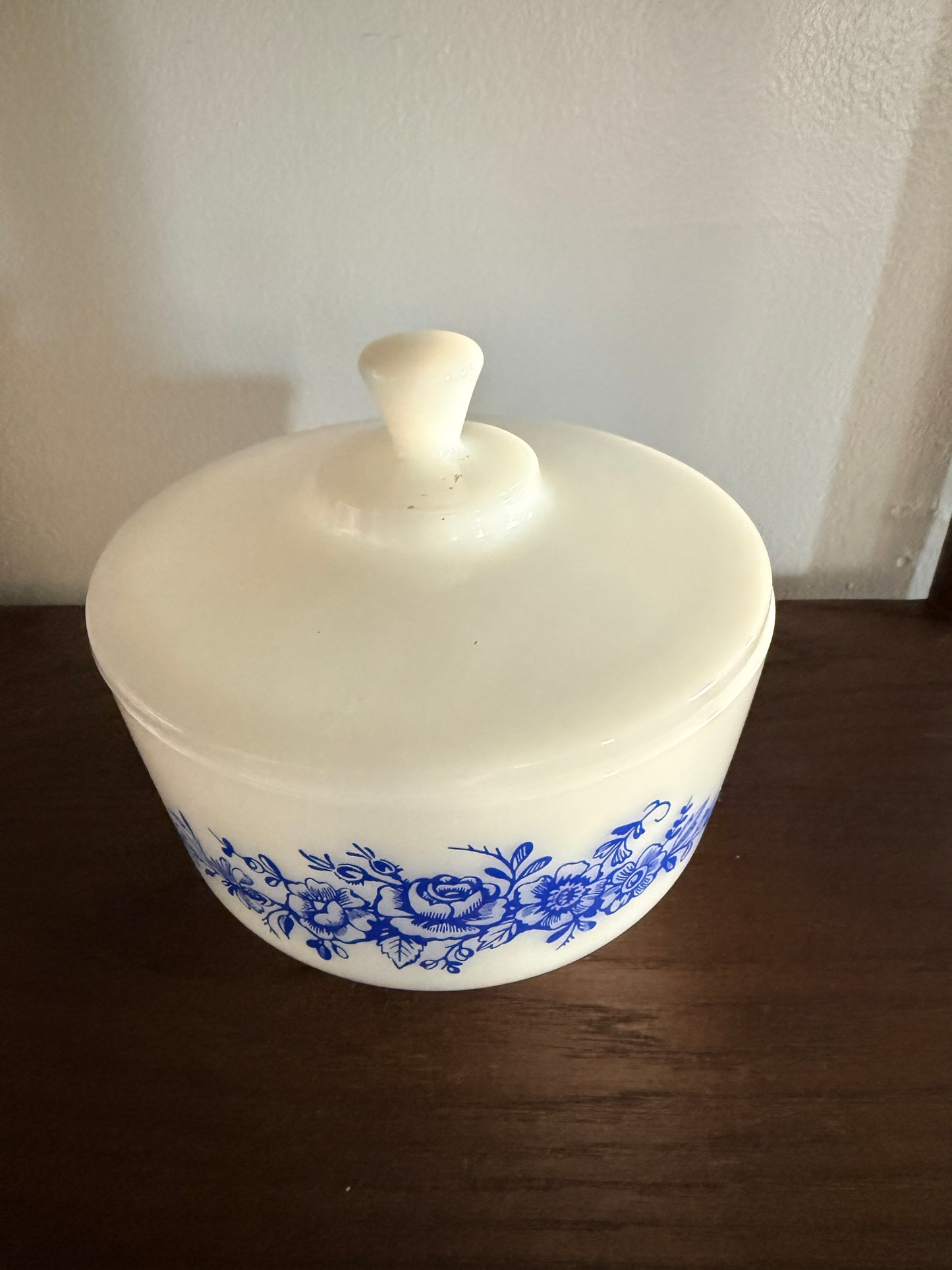 Federal Glass Blue Rose Lidded Mixing Bowl