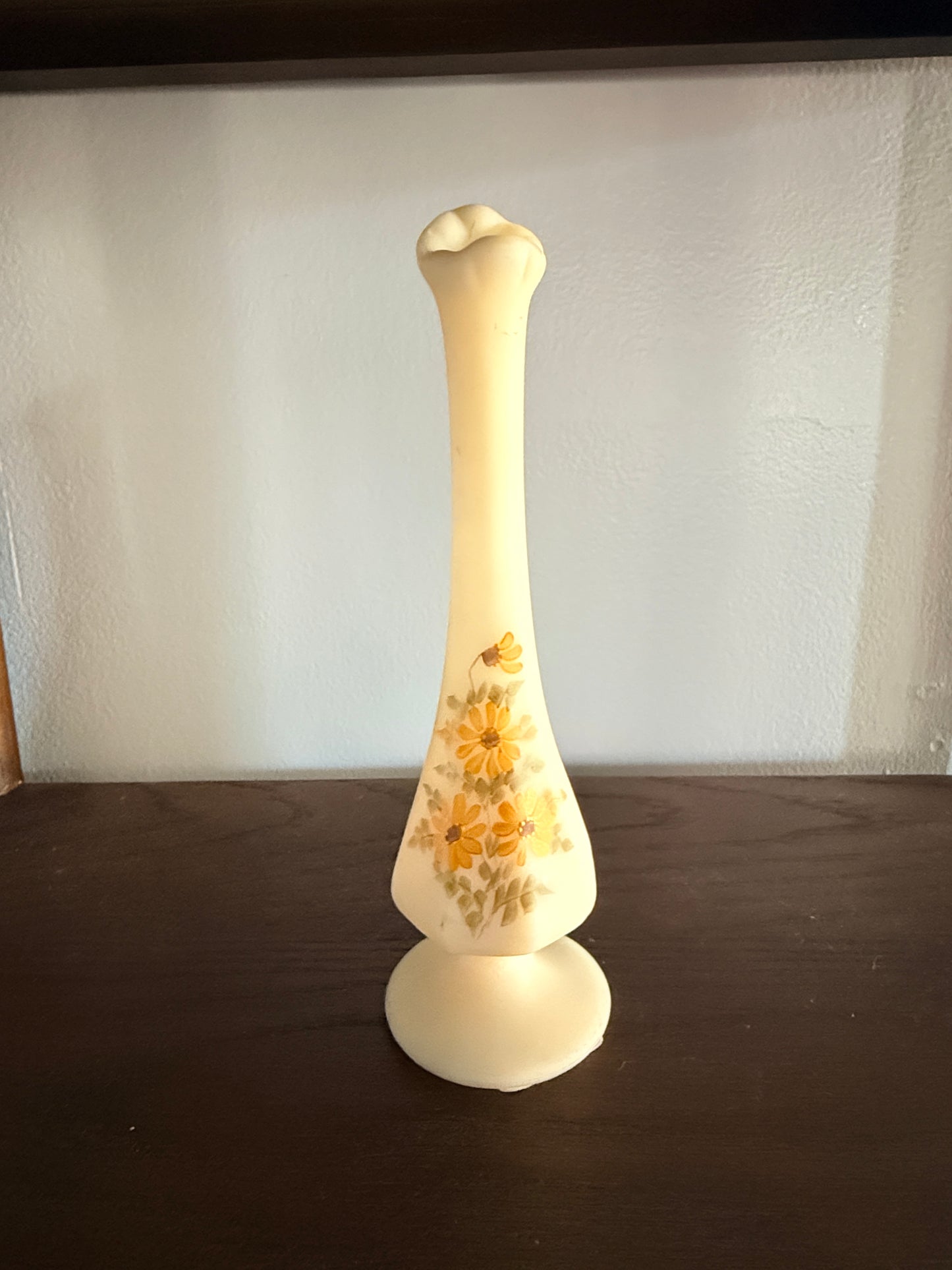 Fenton Custard Satin Daisy Bud Vase